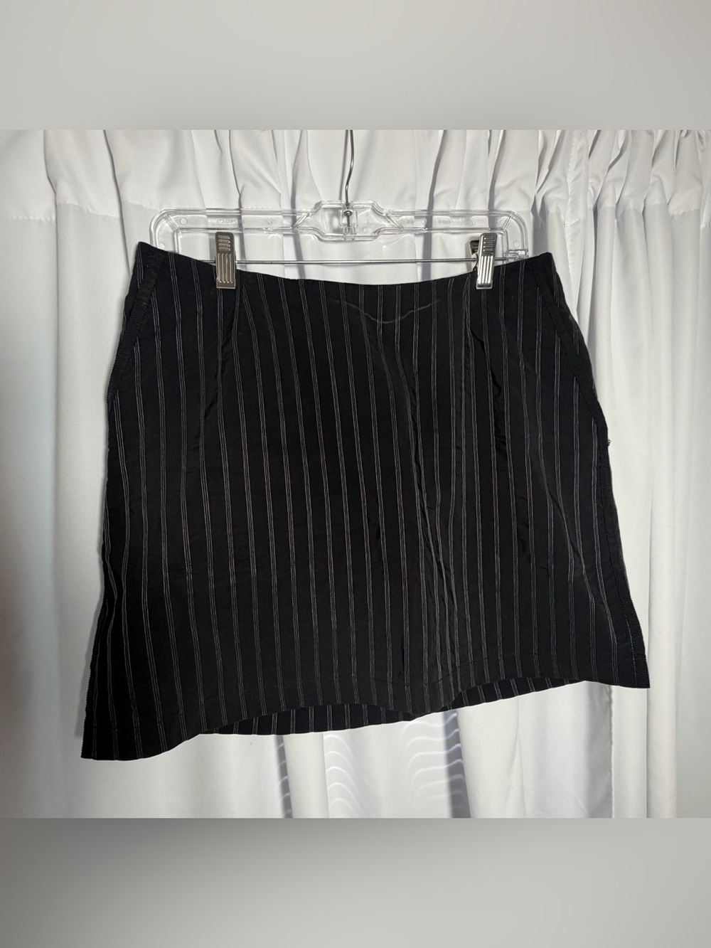 GOLFTINI Black & White Pinstripe Skort size 8